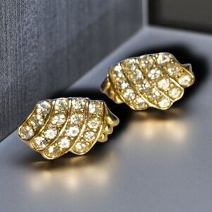 Vintage Trifari Gold Tone Rhinestone Clip On Earrings Scalloped Leaf Design